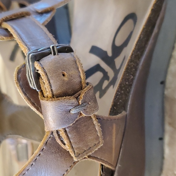 Leather comfort wedge sandal - Picture 8 of 8